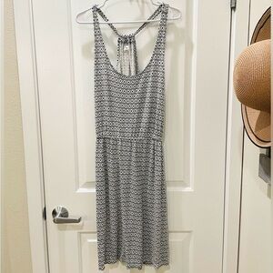 NEW…Old Navy Black and White Geometric Patterned Dress